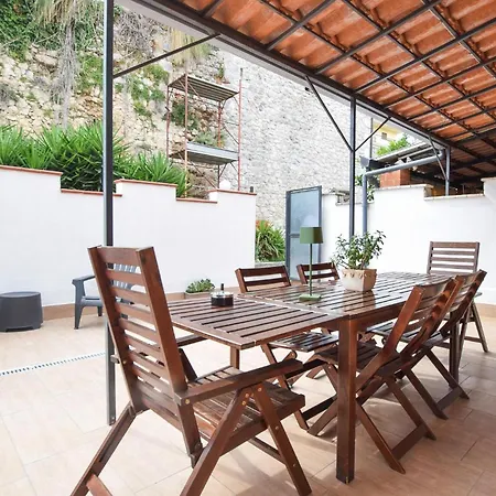 Trilogy House بيت للعطل